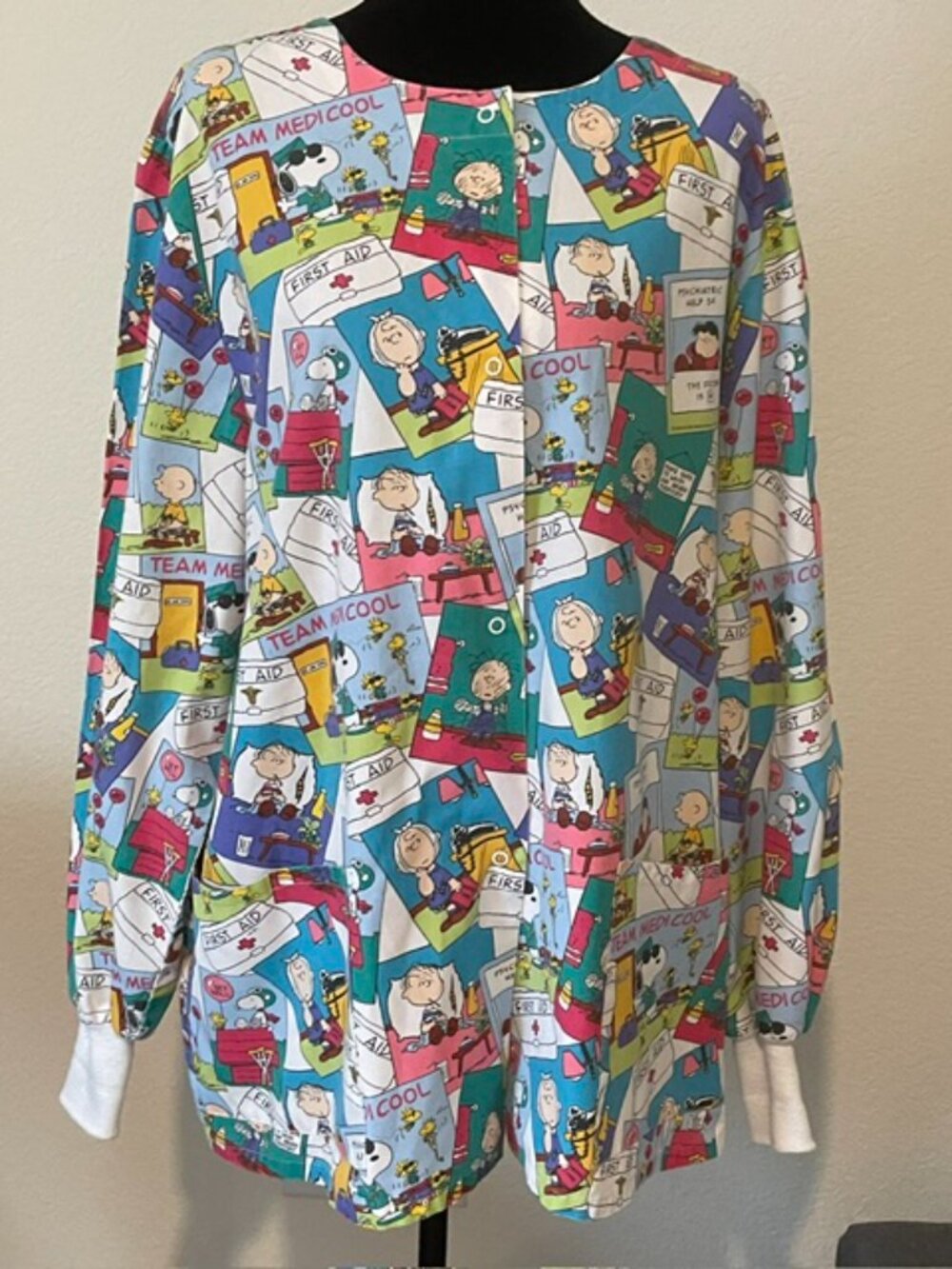 Women's Peanuts Snap Front Jacket No Label Measurements in Description